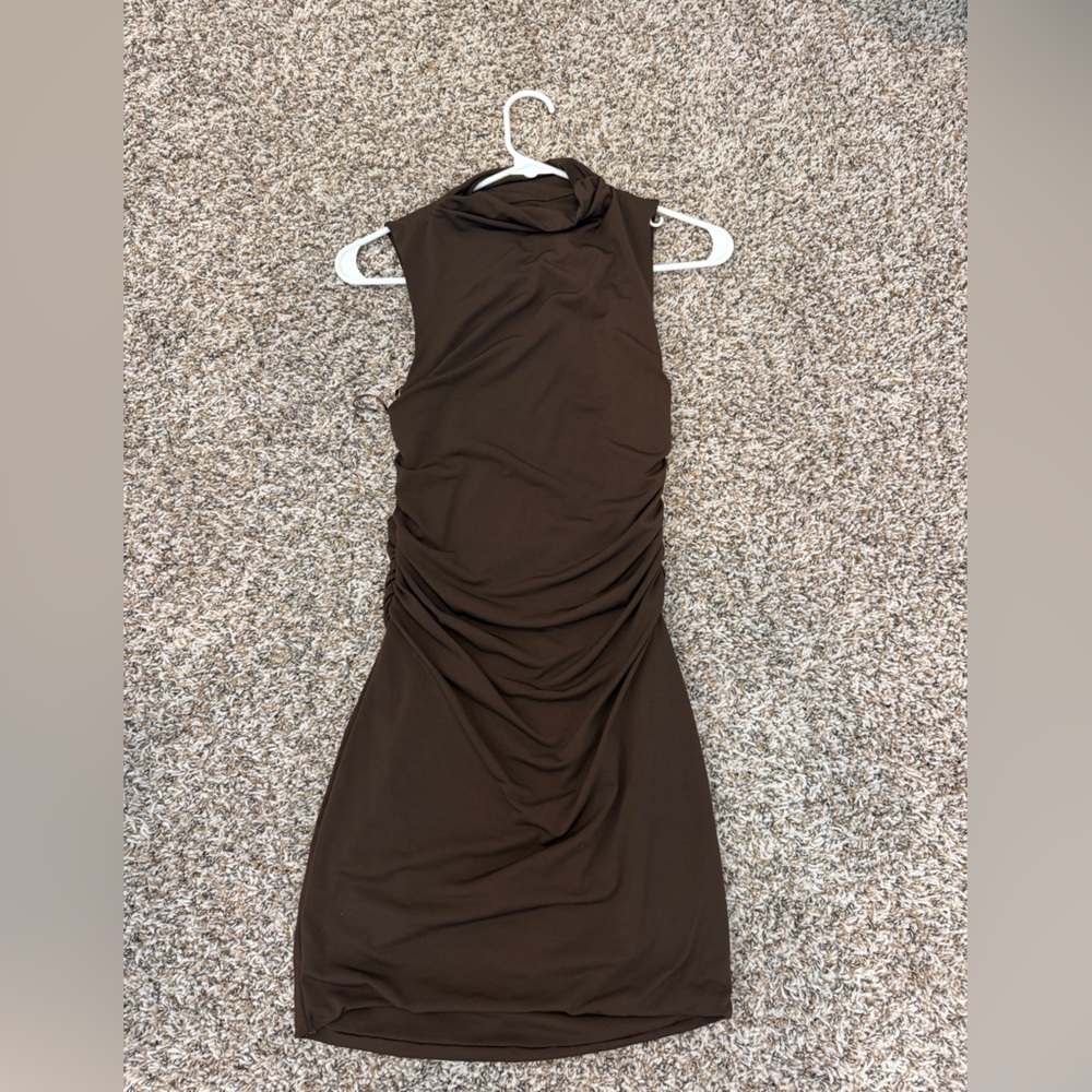 Elegant Brown Sleeveless Dress